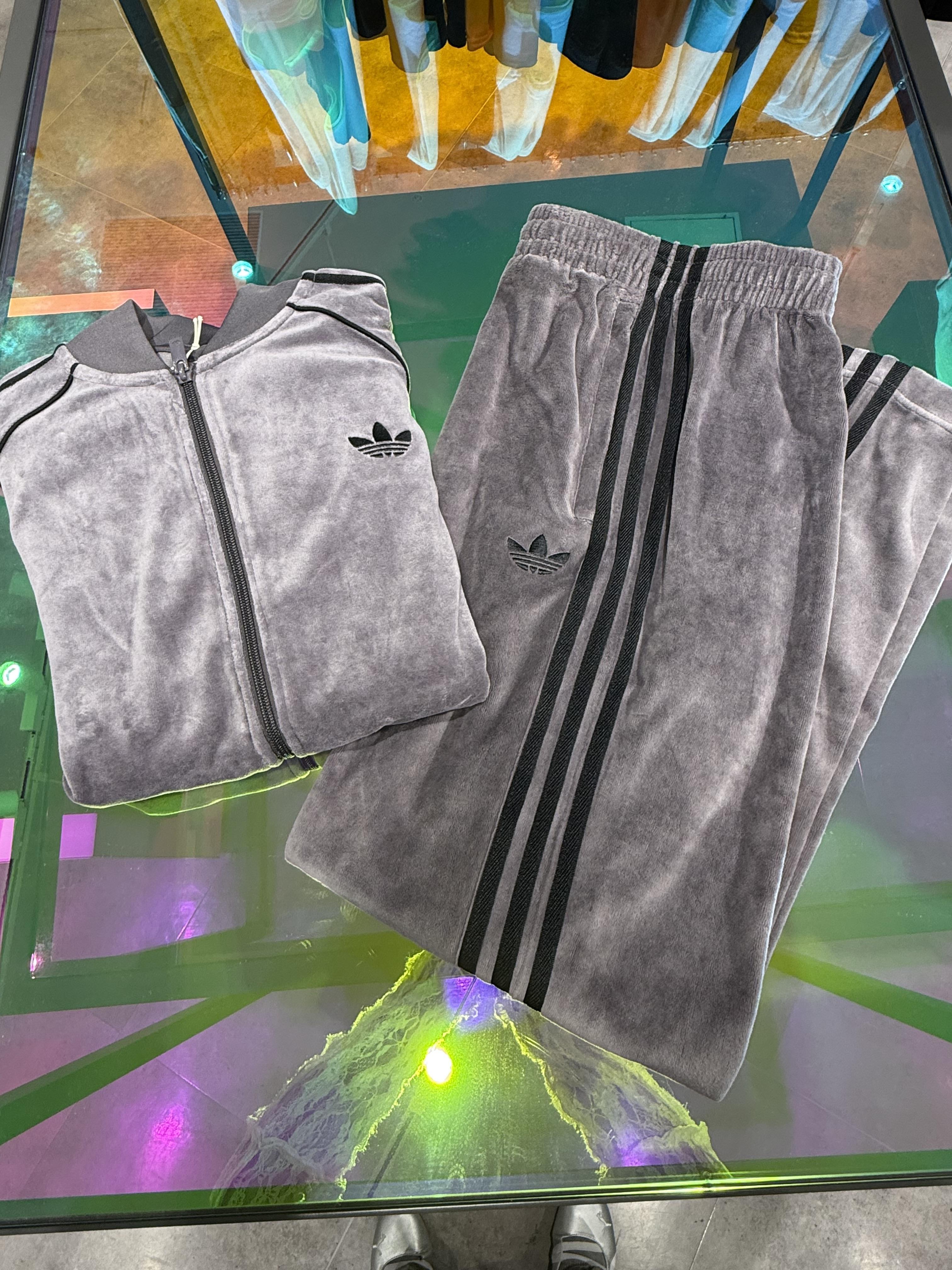 AW2008 BEE グレーフーディー ADIDASアパレルから新作～｜ショップニュース｜ABC-MART GRAND STAGE